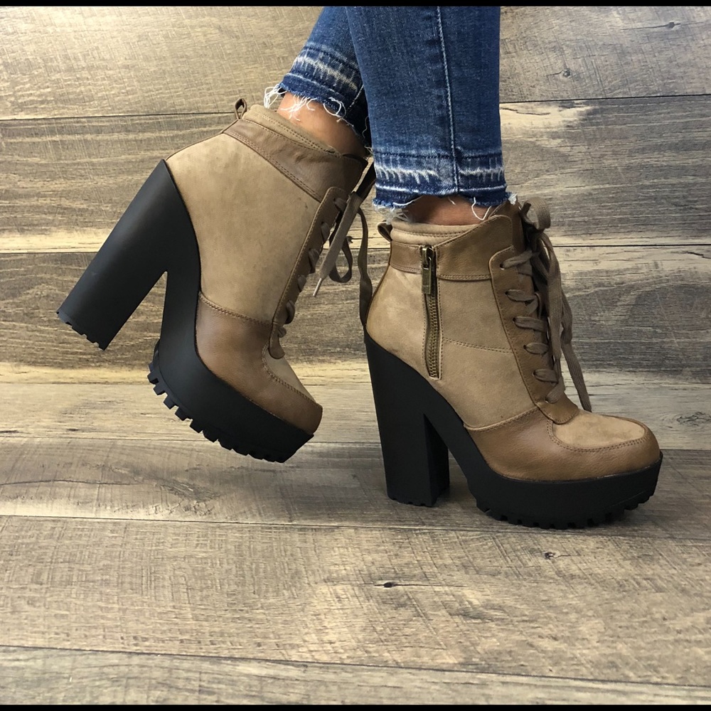 WOMEN LACE UP BOOTIES - Picture 3 of 8